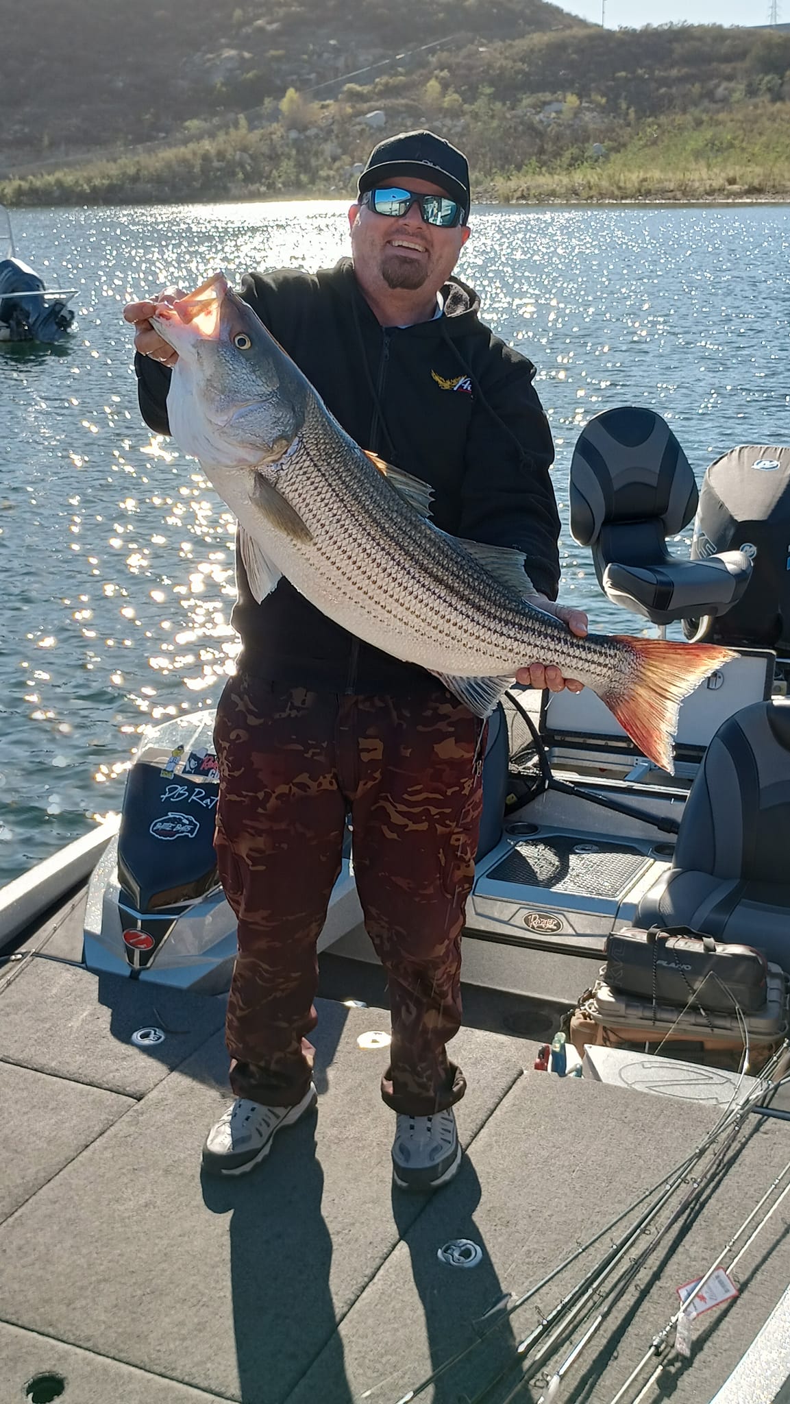 Freshwater – Bass angler shocked by big striper from San Diego lake